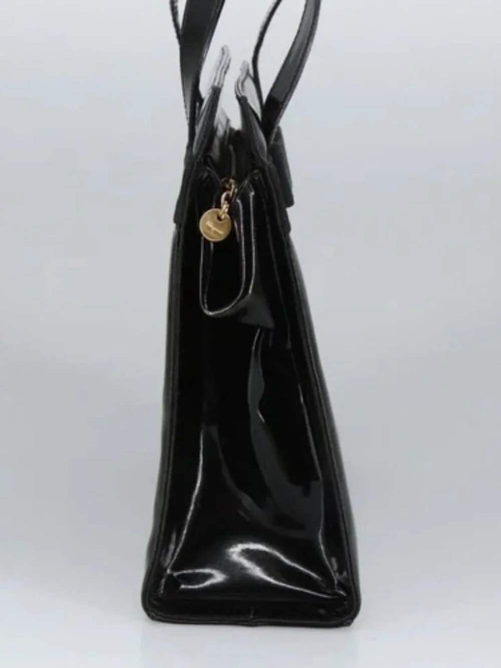 Salvatore Ferragamo Shoulder Bag Enamel Black Gold Auth bs19918